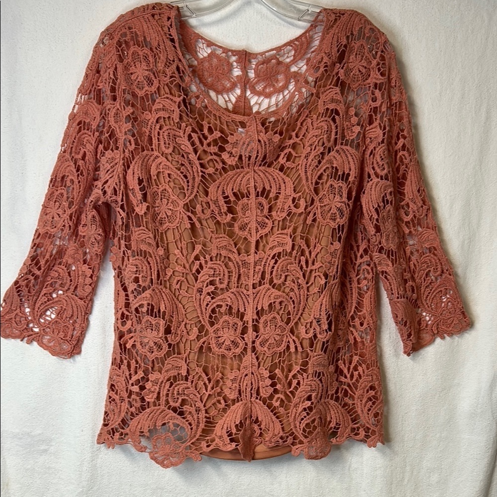 Women’s Elegant Lace Top Peach Size L Attached Matching Camisole 3/4 Sleeve